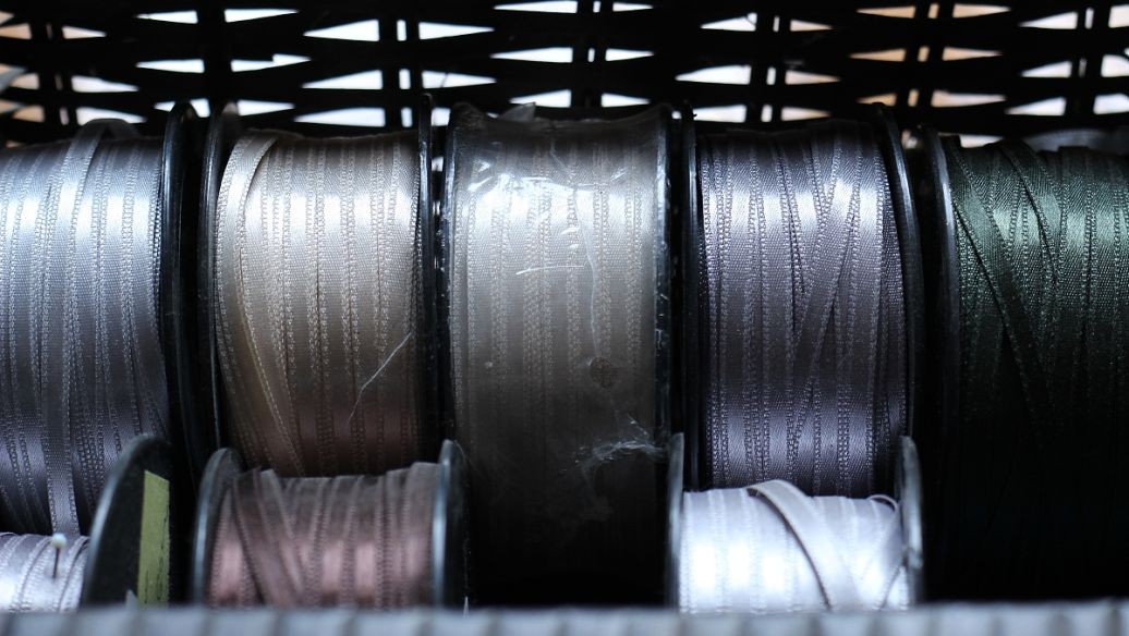 碳纖維原絲纖維度對碳纖維布性能的影響